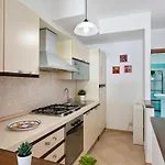 Guesthost - Bright With Balcony * Giardini Naxos