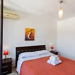 Apartment Guesthost - Bright With Balcony Giardini Naxos