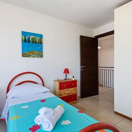 Bright With Balcony Apartment
