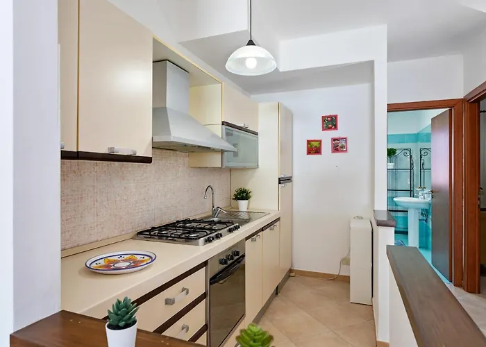 Guesthost - Bright With Balcony * Giardini Naxos