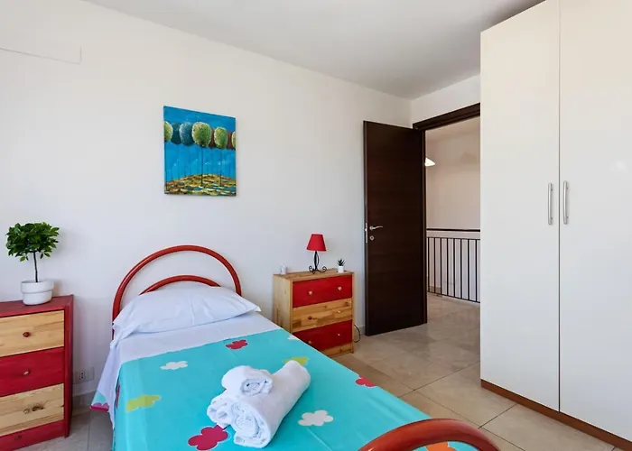 Guesthost - Bright With Balcony Appartamento