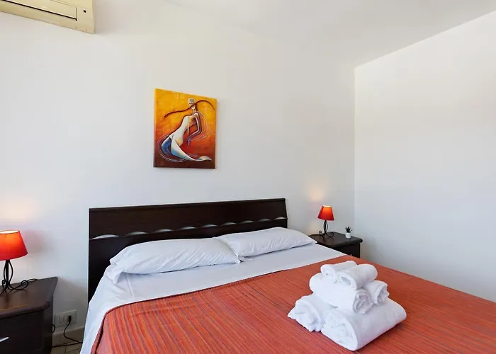 Guesthost - Bright With Balcony * Giardini Naxos