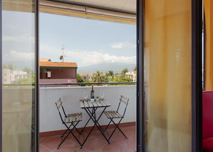 Guesthost - Bright With Balcony * Giardini Naxos