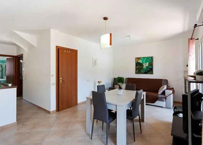 Guesthost - Bright With Balcony Giardini Naxos