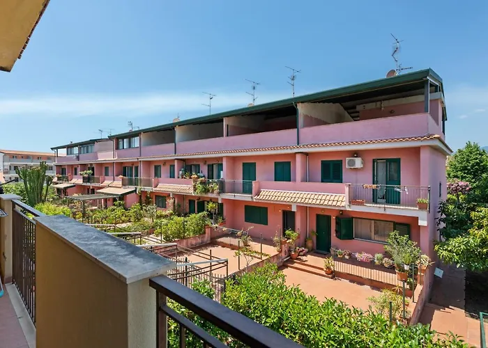 Guesthost - Bright With Balcony Giardini Naxos