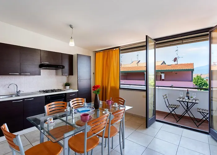 Apartment Guesthost - Bright With Balcony